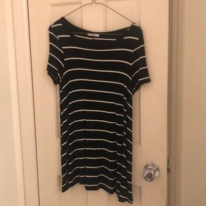 T shirt dress black and white striped